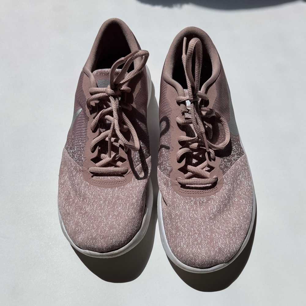 Nike Flex Contact running sneaker